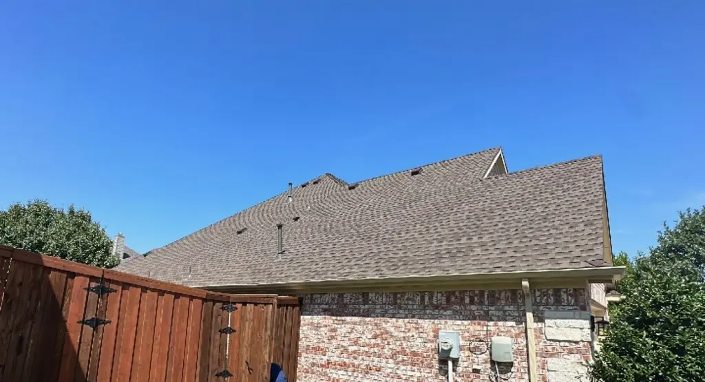 Completed roof replacement project in Richland